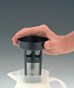 Alfi Isolierkanne Dan Tea -WMF-Geschäft 04 Filter einsetzen